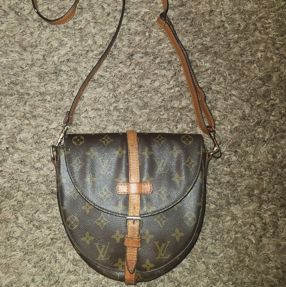 Authentic Louis VUITTON CANVAS BAG